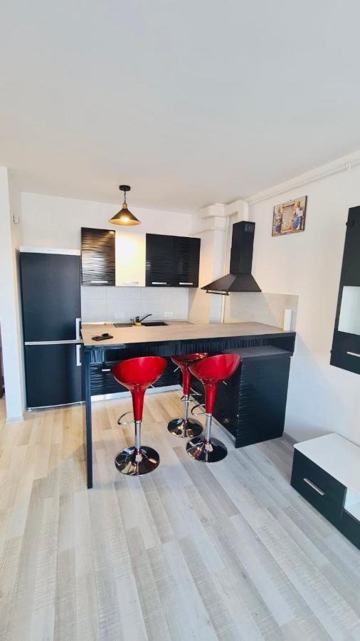 Bacovia Cazare Coresi Apartment Брашов Екстериор снимка